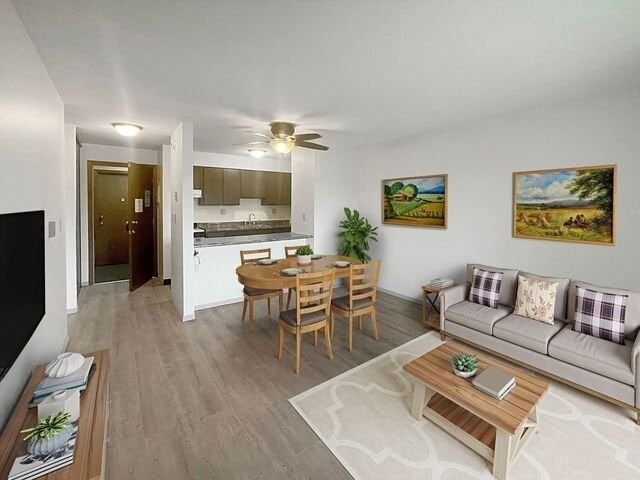 Building Photo - 979 Serrano Ave