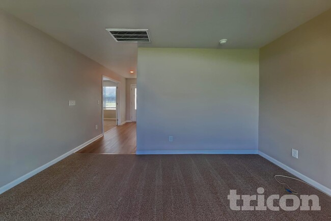 Building Photo - 260 Chedworth Dr