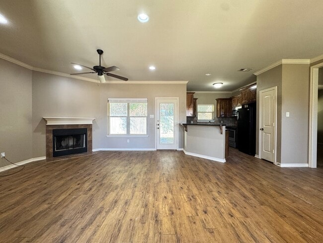 Foto del edificio - 939 Redbud Ln