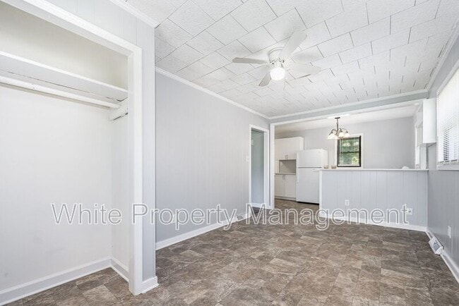 Building Photo - 1101 Mona Dr