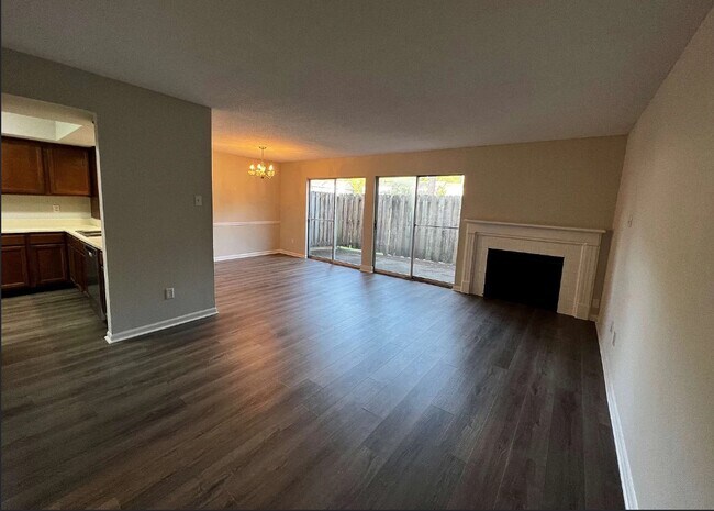 Foto del edificio - 6701 Dickens Ferry Rd