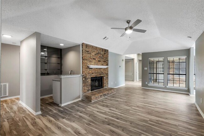 Foto del edificio - 4051 St Christopher Ln