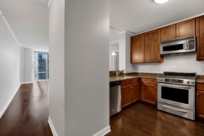 Foto del edificio - 450 E Waterside Dr