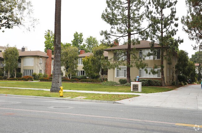 Building - South Orange Grove 20