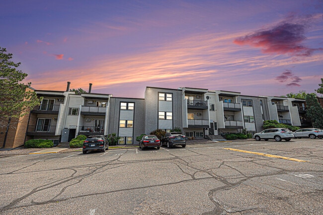 Photo - 1350 Golden Cir Townhome