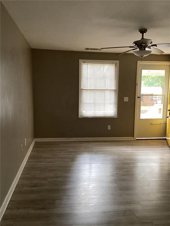 Foto del edificio - 545 Spring St