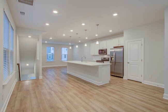 Foto del edificio - 1237 Tice Ln