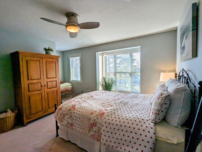 Building Photo - Hudson Downtown -  2 Bedroom Condo