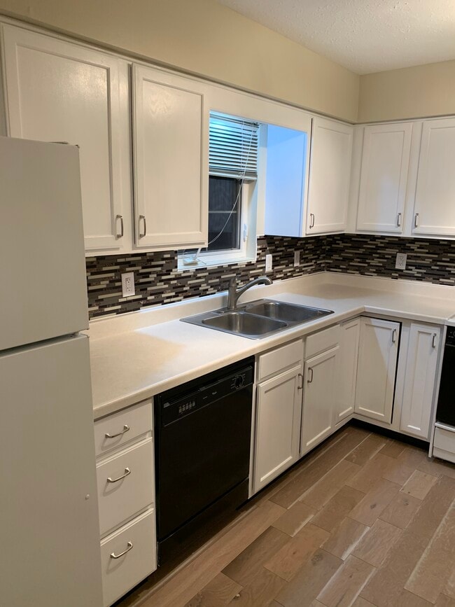 Building Photo - 1914 Remington Rd