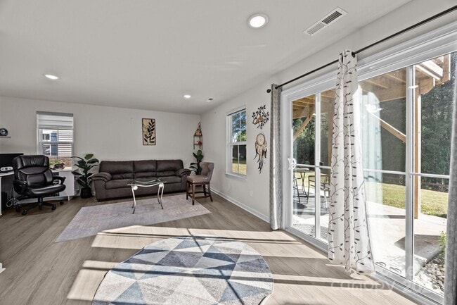 Building Photo - 2665 Grantham Place Dr
