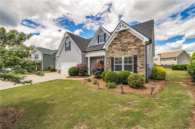 Building Photo - 304 Red Cap Cir