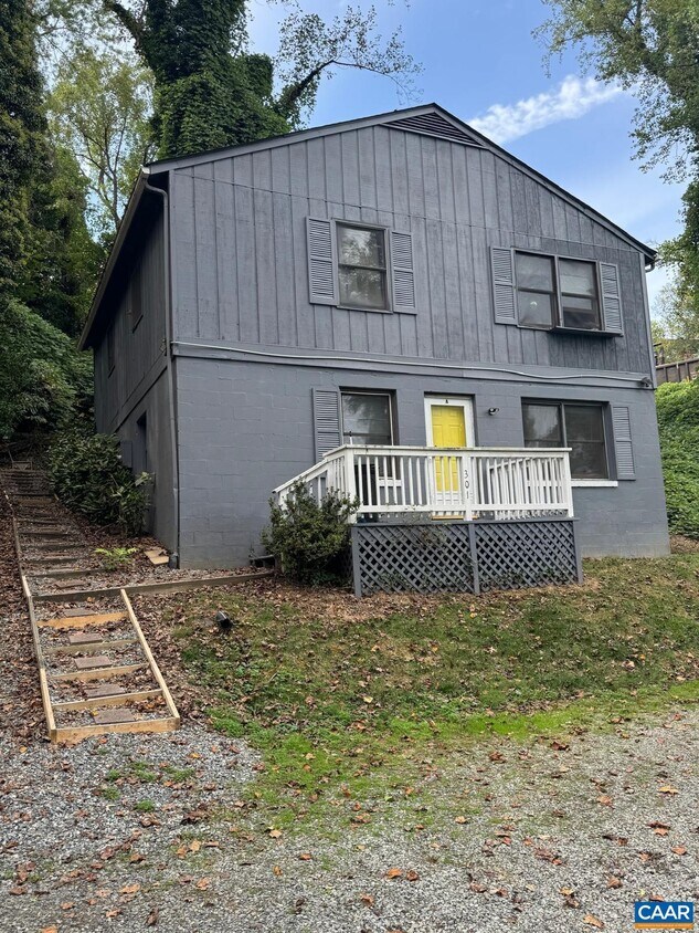 Foto principal - 301 Paton St