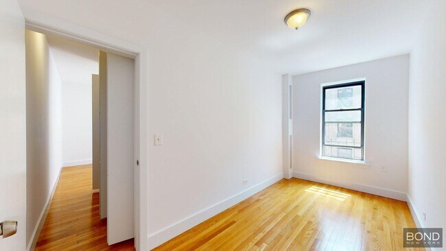 Foto del edificio - 151 Mott St