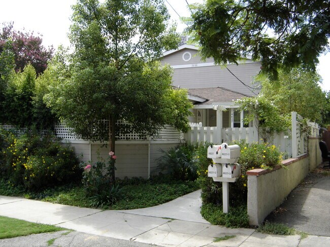 Building Photo - 4627 Tilden Ave