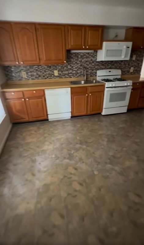Foto principal - 9303 Bell Haven Ln
