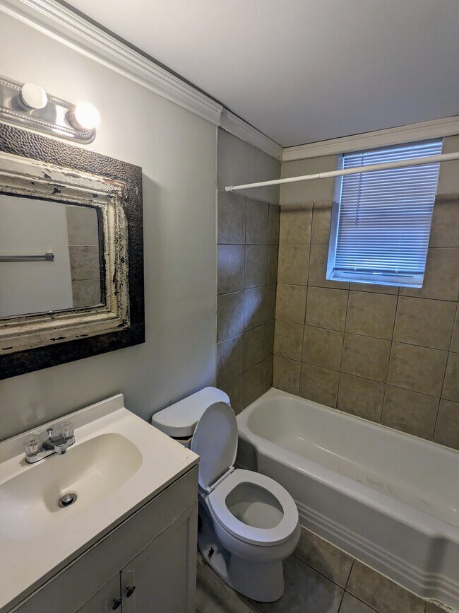 Foto del edificio - 456 Dunbar St SW