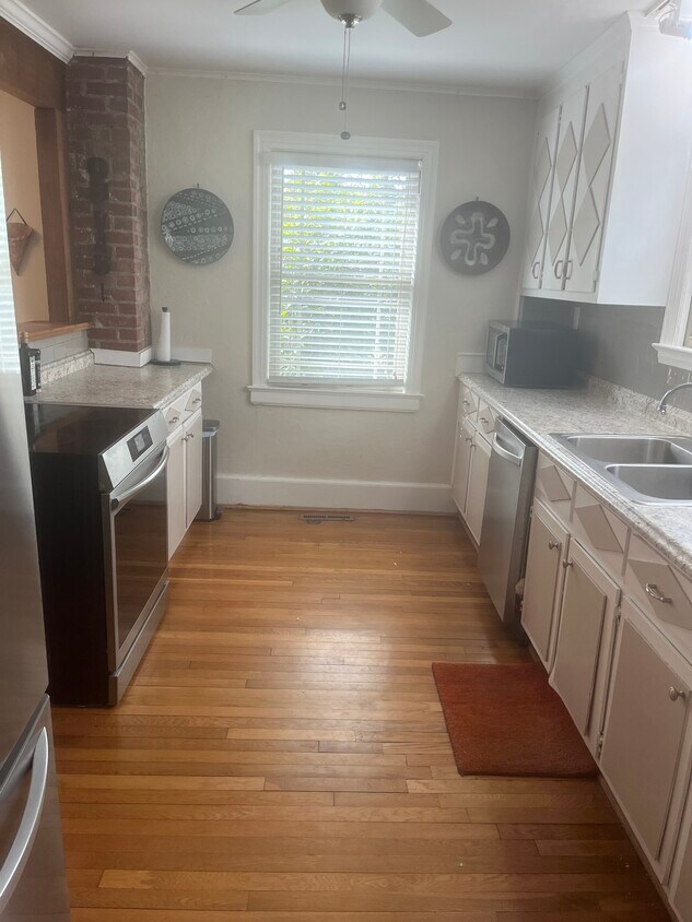 Foto del edificio - 807 Benton St