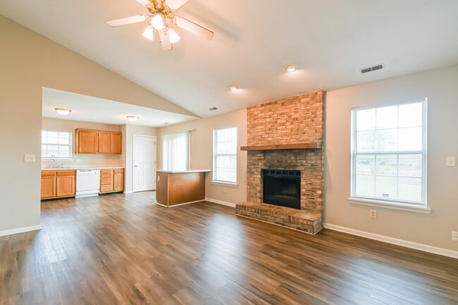 Building Photo - 11813 Shannon Pointe Rd