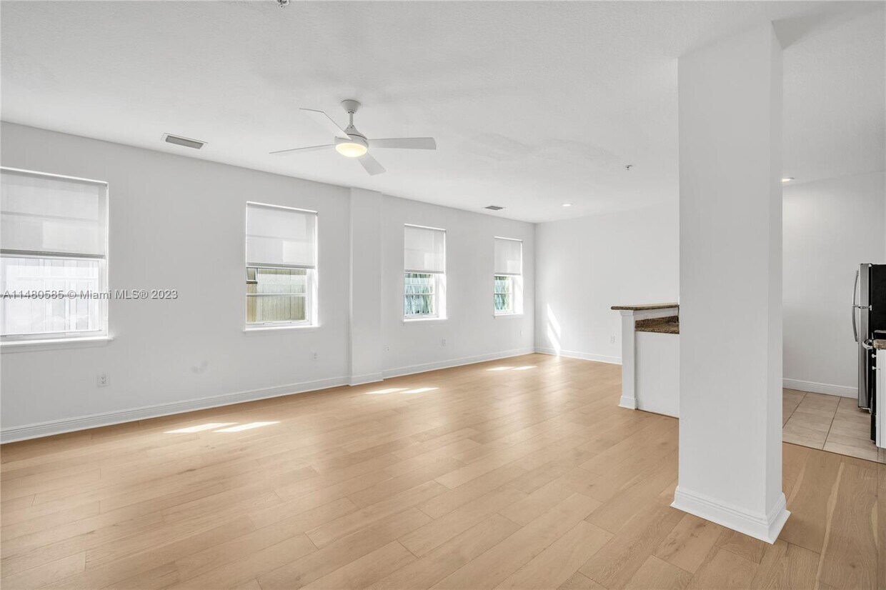 Foto principal - 150 SE 3rd Ave