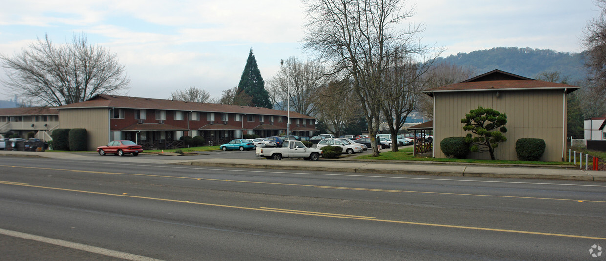 Building Photo - 2706-2748 NW Edenbower Blvd