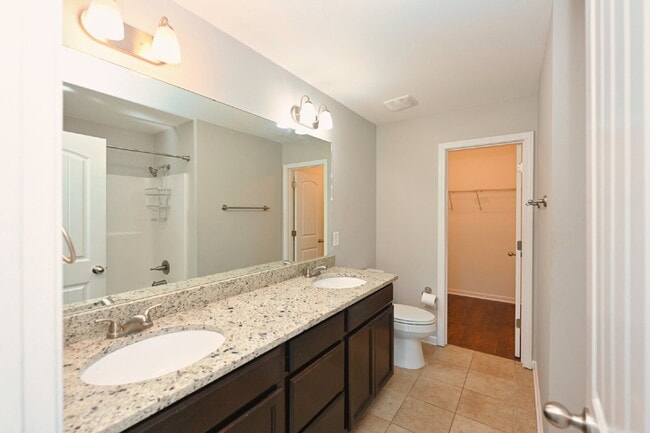 Building Photo - Minutes to Nashville! Stylish 2BR/2.5BA Goodlettsville Townhome