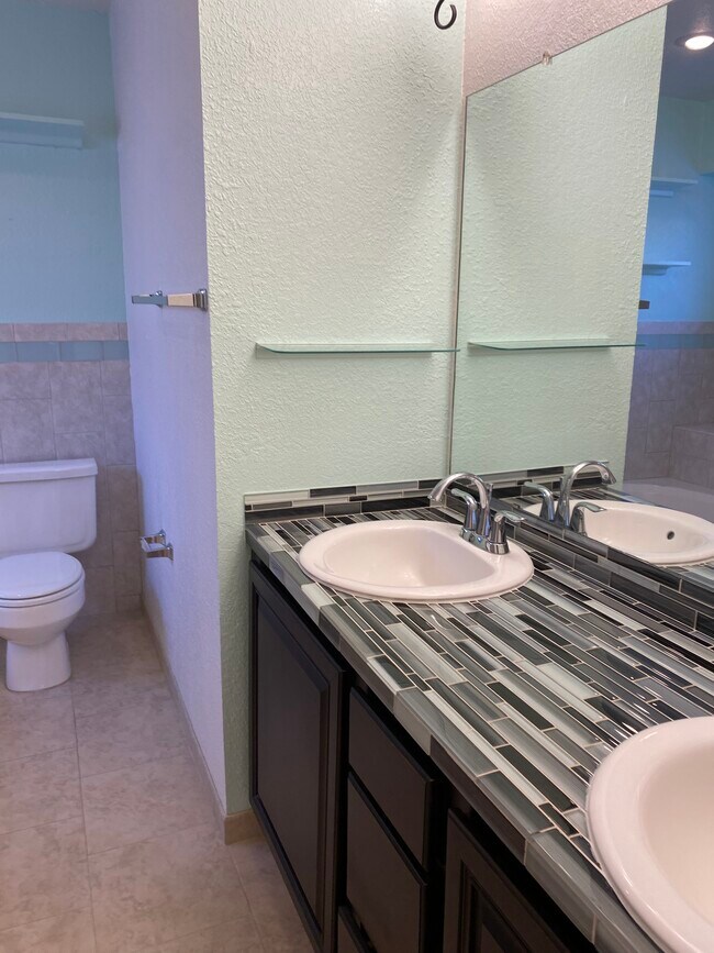 Building Photo - 609 Cumbrian Ln