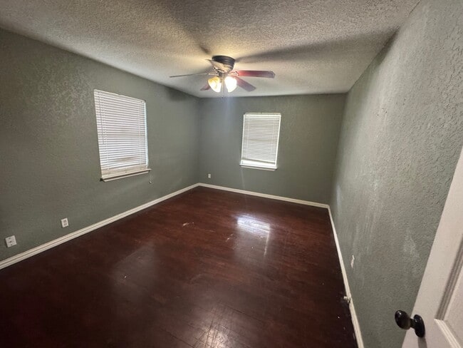 Building Photo - 1713 Bingham Ave