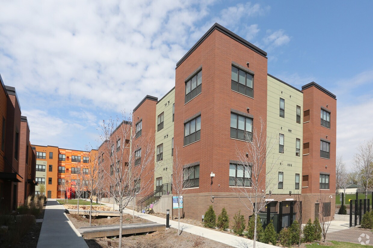 Foto del edificio - Hawthorne Eco Village