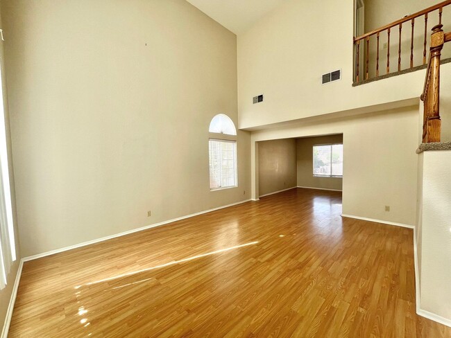 Building Photo - **$500 OFF MOVE IN BY 08/07/2026**Gorgeous 4 Bedroom Home with Pool & Spa Located in The Lakes