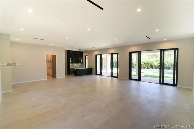 Foto del edificio - 4715 Bay Point Rd