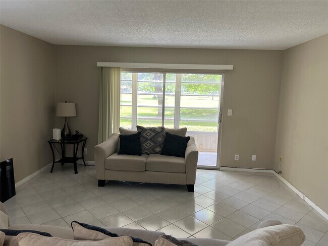 Foto del edificio - 1605 Abaco Dr