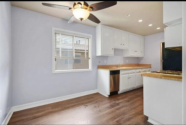 Foto del edificio - "Chic 1-Bed Apartment in Orange, CA with H...