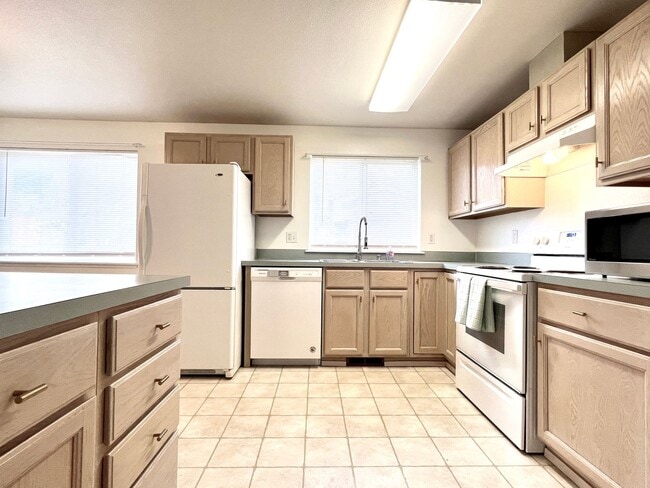 Building Photo - 233 N Bower Ln