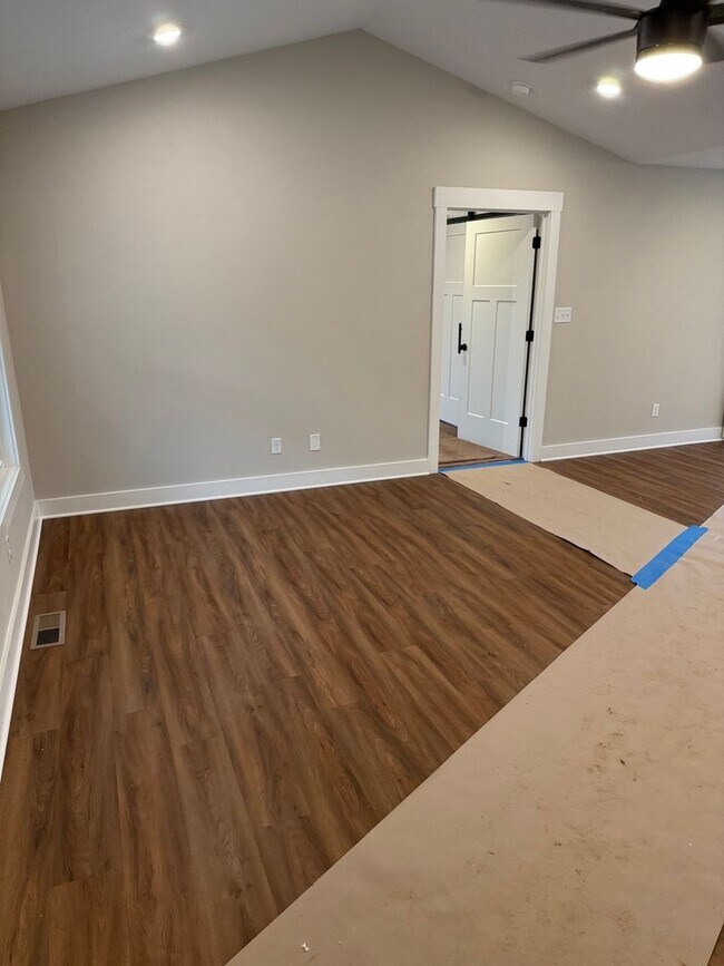 Foto del edificio - 325 Yorktown Dr