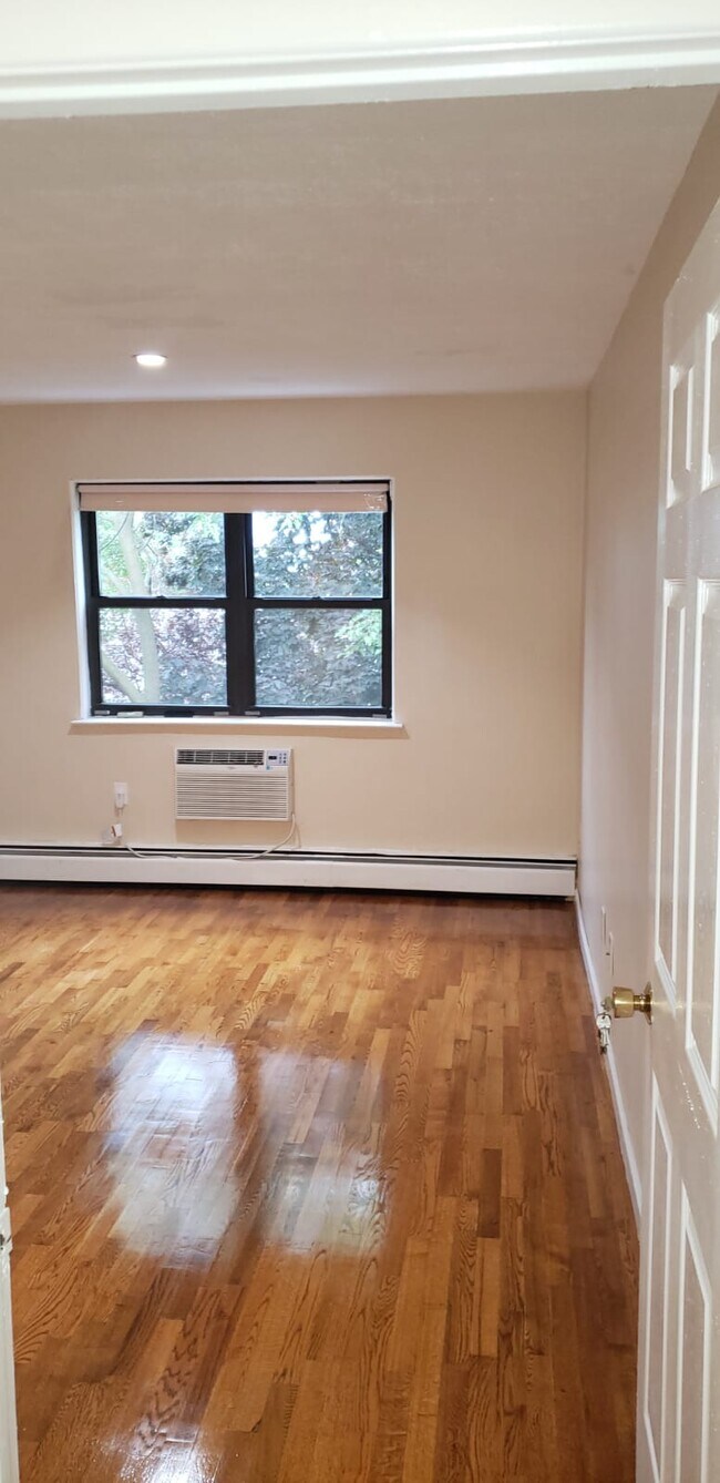 Building Photo - 8482 98th St