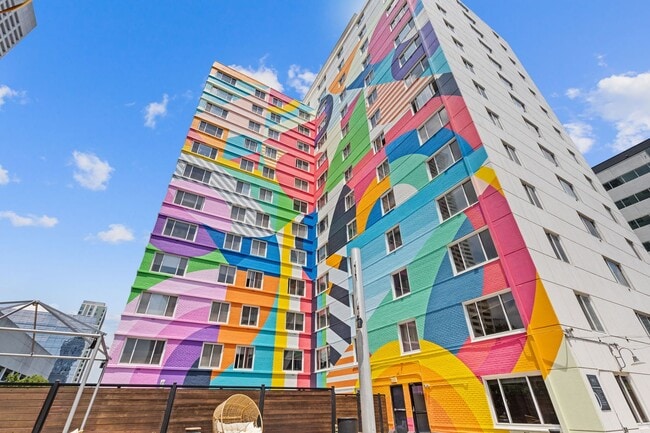 Building Photo - Crest on Peachtree