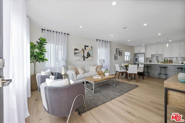 Foto del edificio - 5413 Homeside Ave
