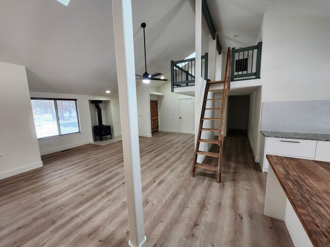 Foto del edificio - Modern and Remodeled SF Home in Southwest ...