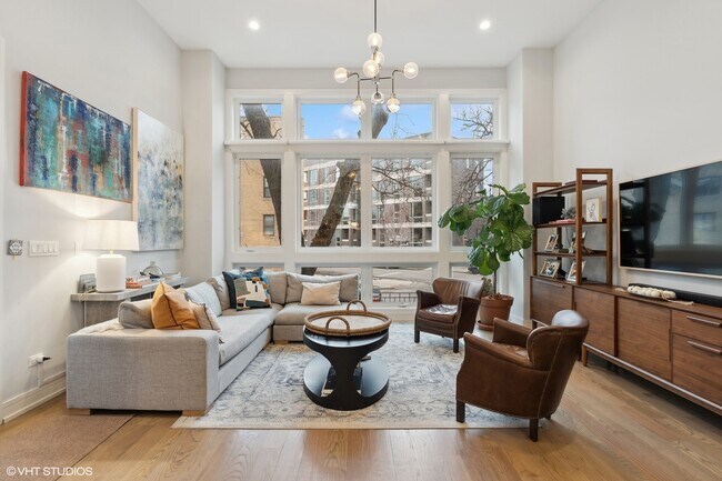 Foto del edificio - 2331 W Moffat St