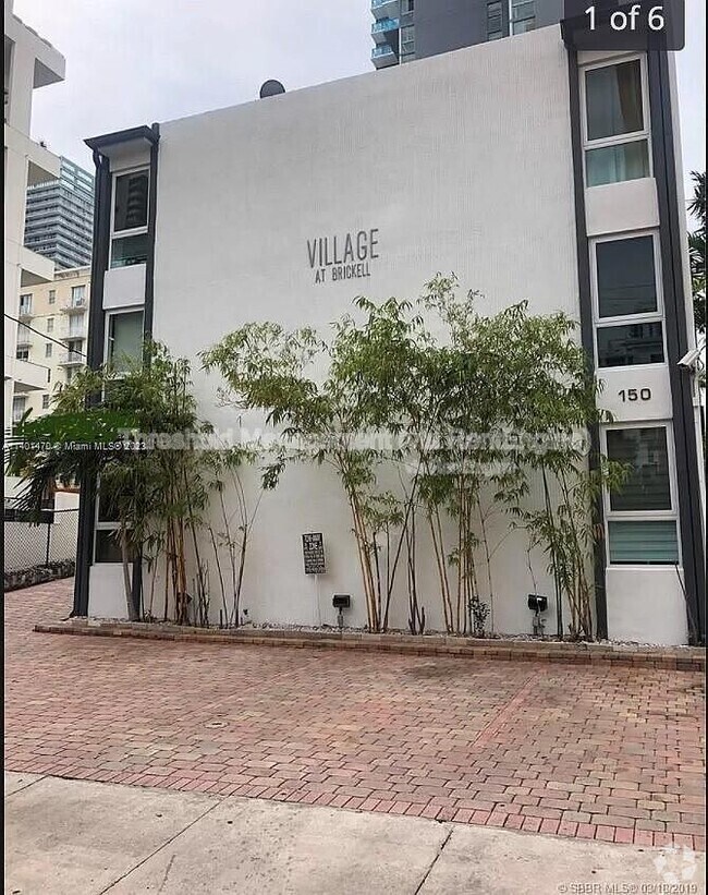 Building Photo - 150 SW 10th St