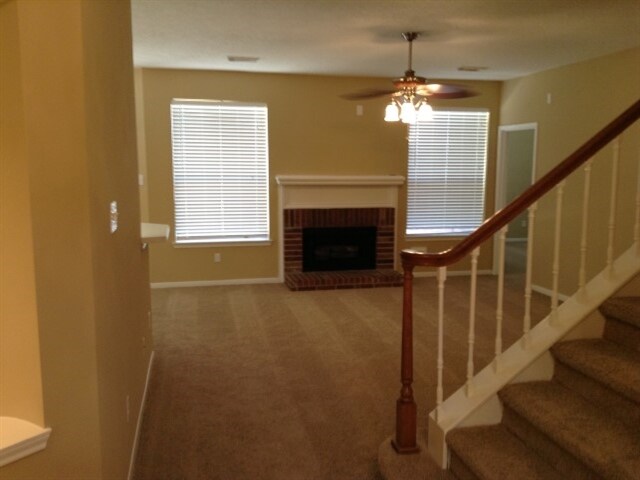 Building Photo - 2515 Blue Rose Dr
