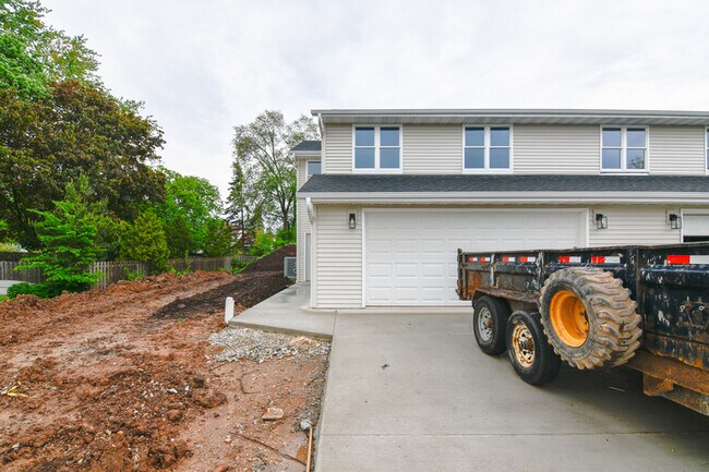 Building Photo - 737 Hoffman Road