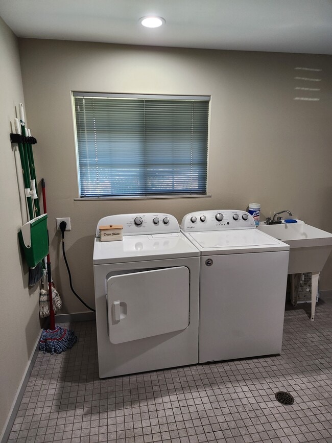 Foto del edificio - 381 S Kamehameha Ave