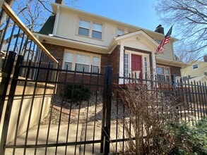 Building Photo - 125 Essex Ln