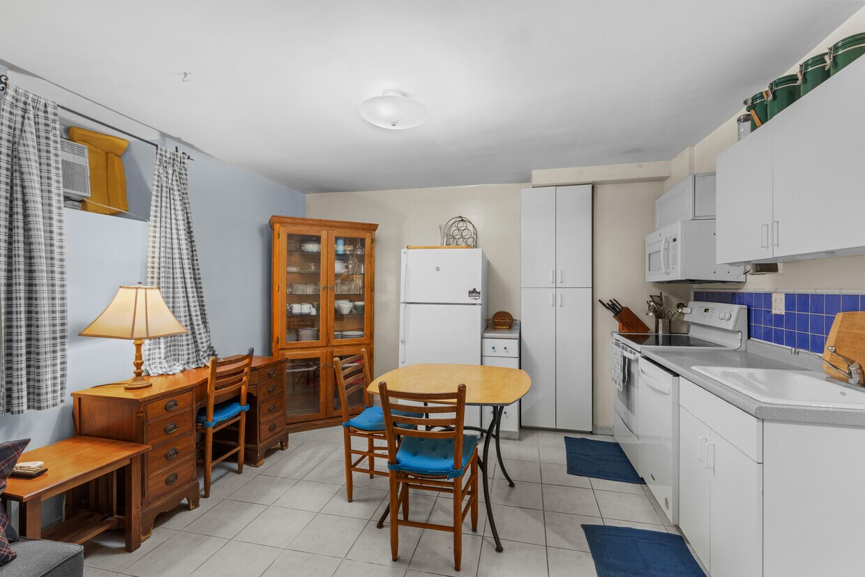 Primary Photo - 56 Hobson St