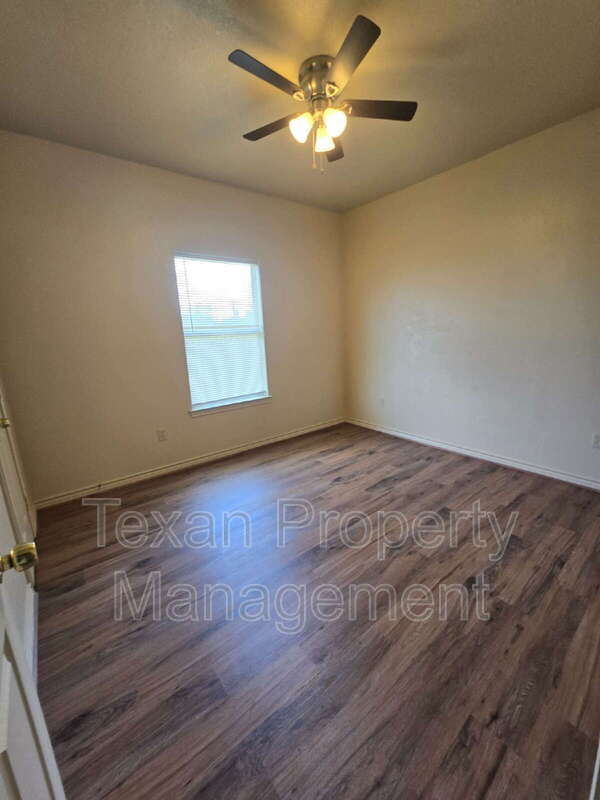 Building Photo - 3711 Mandy Dr