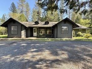 Building Photo - 481 Abegg Rd