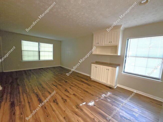 Foto del edificio - 5183 Suggs St