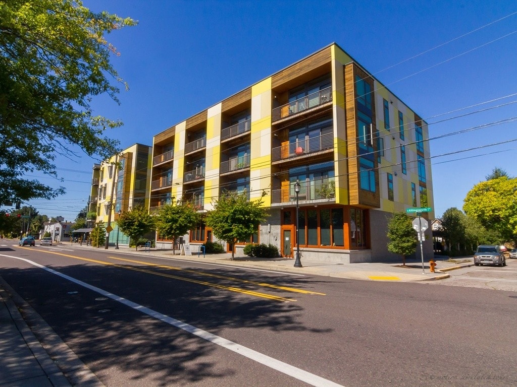 Primary Photo - 1455 N Killingsworth St
