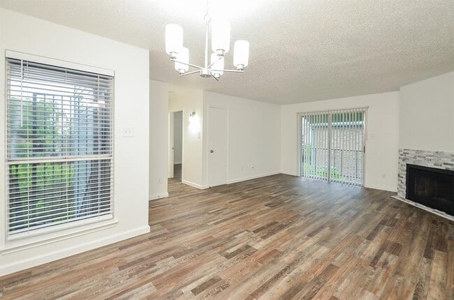 Building Photo - 10001 Westpark Dr